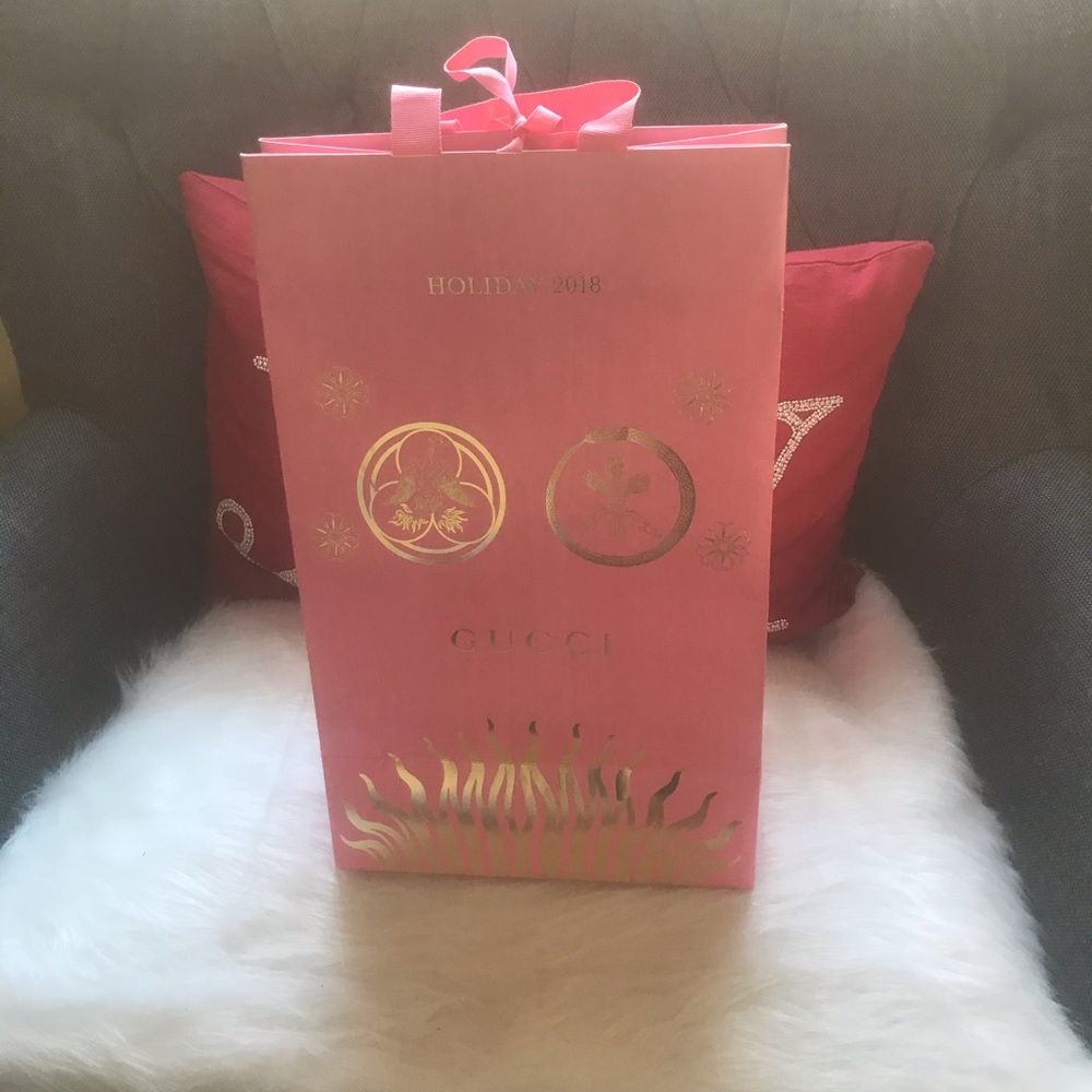 Beautiful baby pink Gucci Holiday Bag